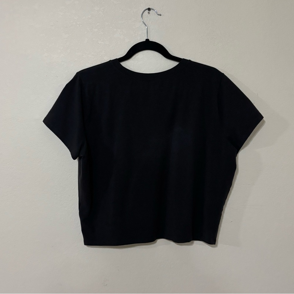 🌟 Hollister crop top - Picture 4 of 7
